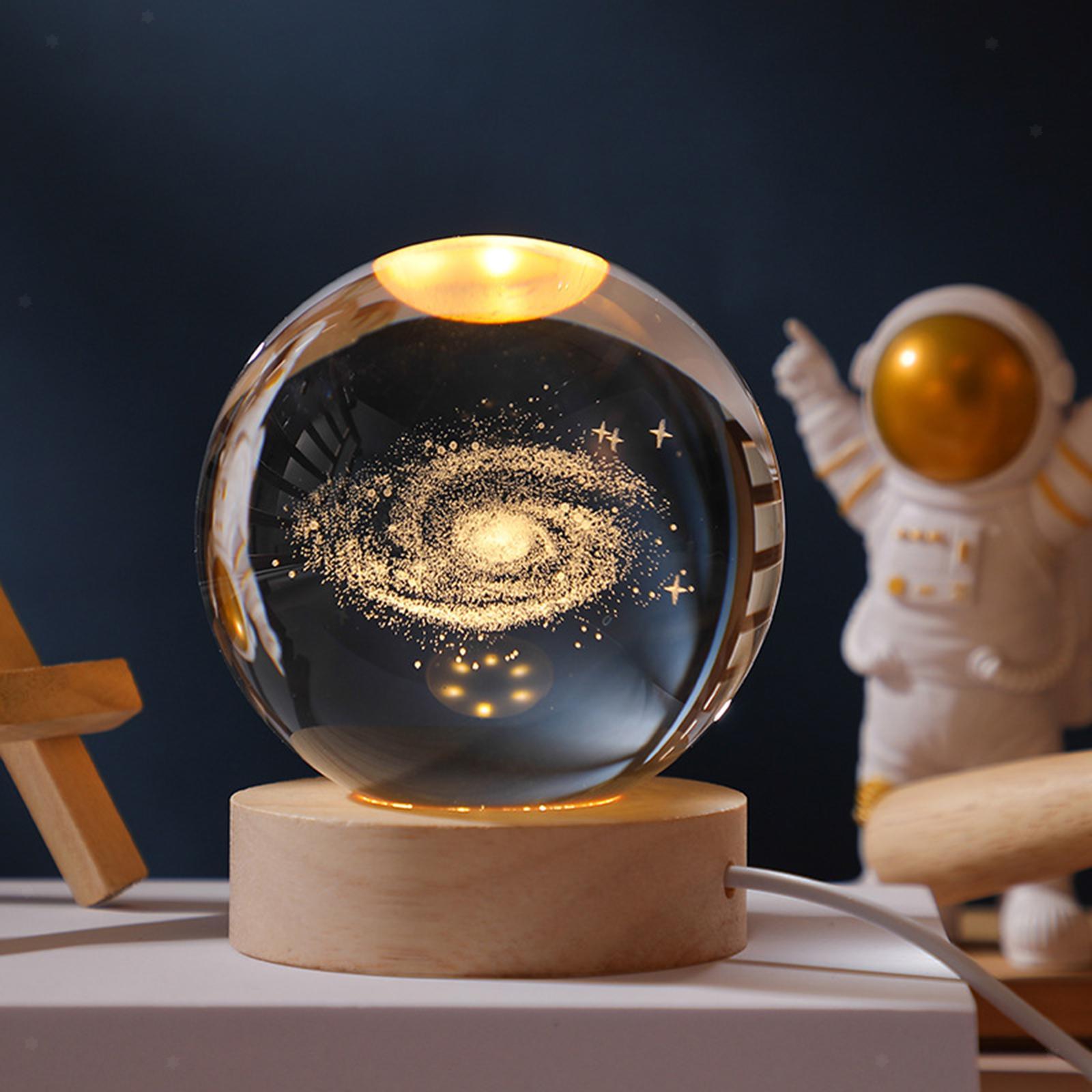 Galaxie-Globus: Ewiger Raum in der Hand